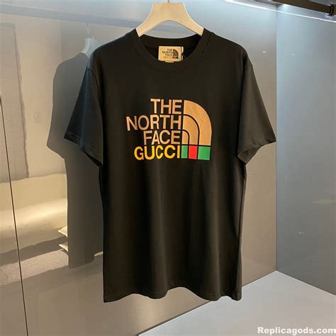 tshirt the north face gucci